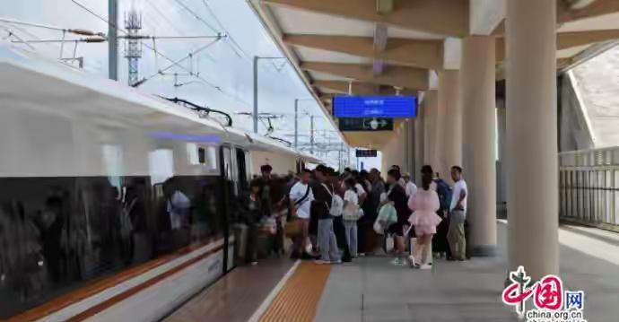 高铁上的“大佬、大嘴、大显摆、大老土、大傻瓜”，要集中治治了中国网7月31日以