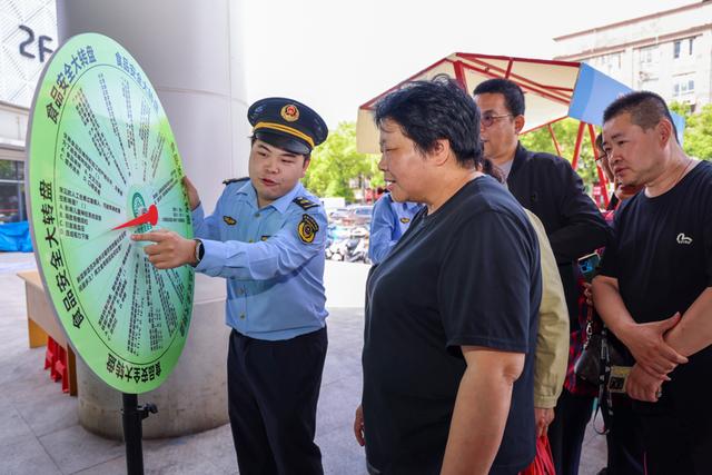 守护舌尖上的安全, 金山这场“百姓点检日”活动走进农贸市场