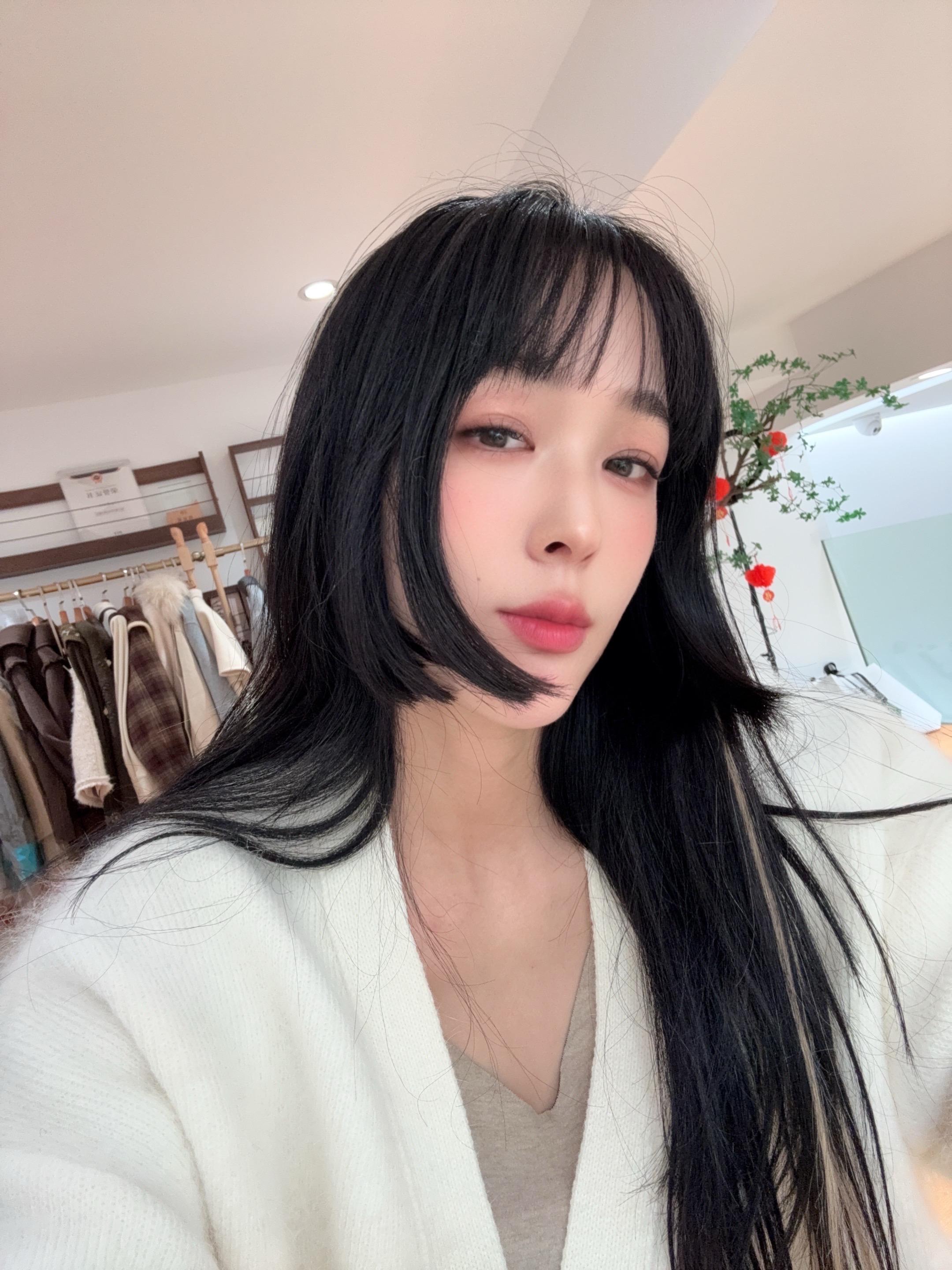 好好生活，慢慢相遇。 我在等，那个满眼都是我的人。