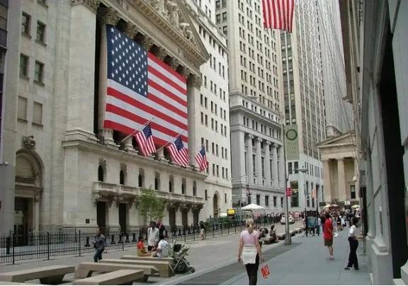 美国为什么越来越差了？因为说白了，自从克林顿之后的美国总统，几乎就无心治国了。