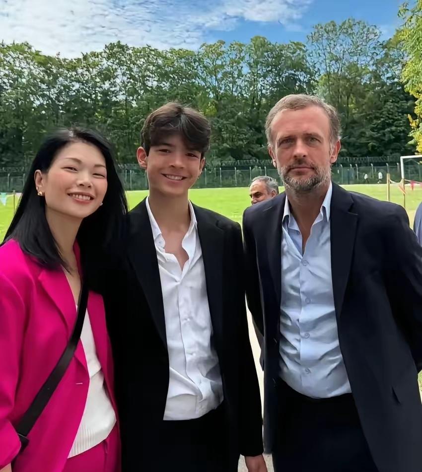 吕燕一家三口，她把老外的基因给带偏了！明知道找吕燕结婚生子会有一个很明显的坏处，