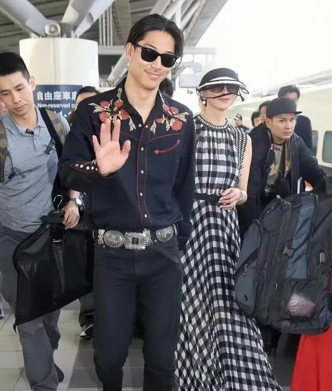 为什么非要嫁给他，嫁给国人不好吗？45岁的林志玲婚后形象大变，与黑泽良平出行以