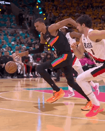 天赋怪，无人能挡，文班朝40分去了！文班亚马十八般武艺样样精通！2米25的中