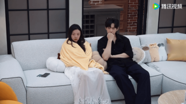 周佑凌把徐绿杨聊哭了半熟恋人周佑凌逻辑清晰，一针见血点出徐绿杨在几段关系里的摇摆