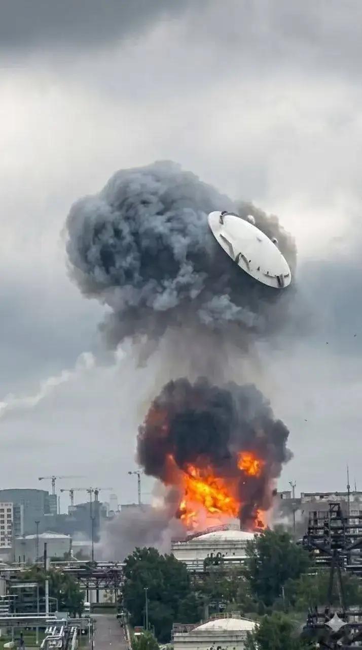 以前很多欧洲国家都非常害怕俄罗斯，因为俄罗斯有强大的核武器，而且俄罗斯还拥有钢铁
