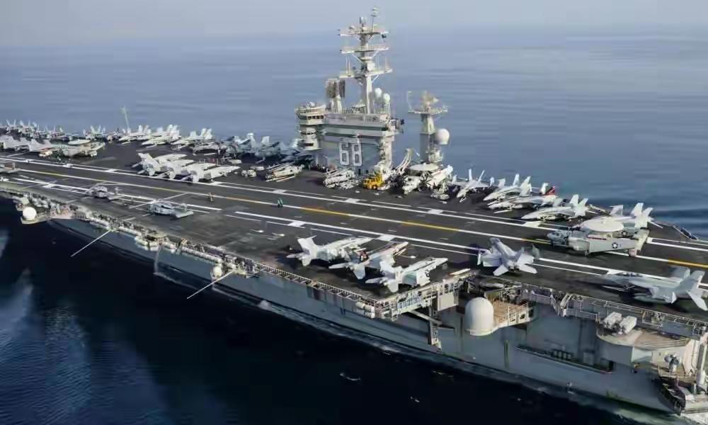 美军突然大规模撤军！航母、导弹驱逐舰都跑了