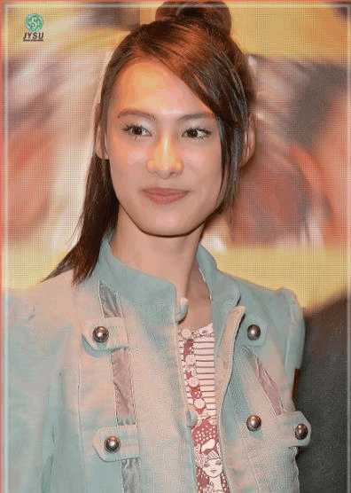 20岁为生双胞胎吃排卵药, 结果生完孩子被抛弃, 苦了自己和孩子