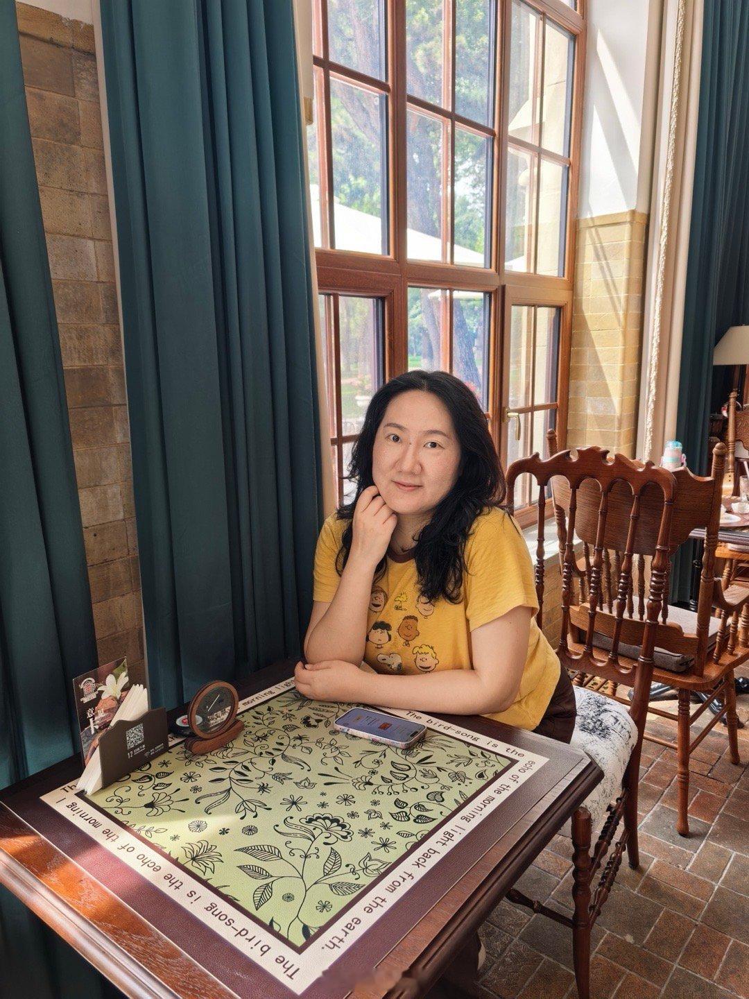 在长春的最后一天上午。在南湖宾馆和松苑宾馆中选择了后者，离我更近些。松苑宾馆是电