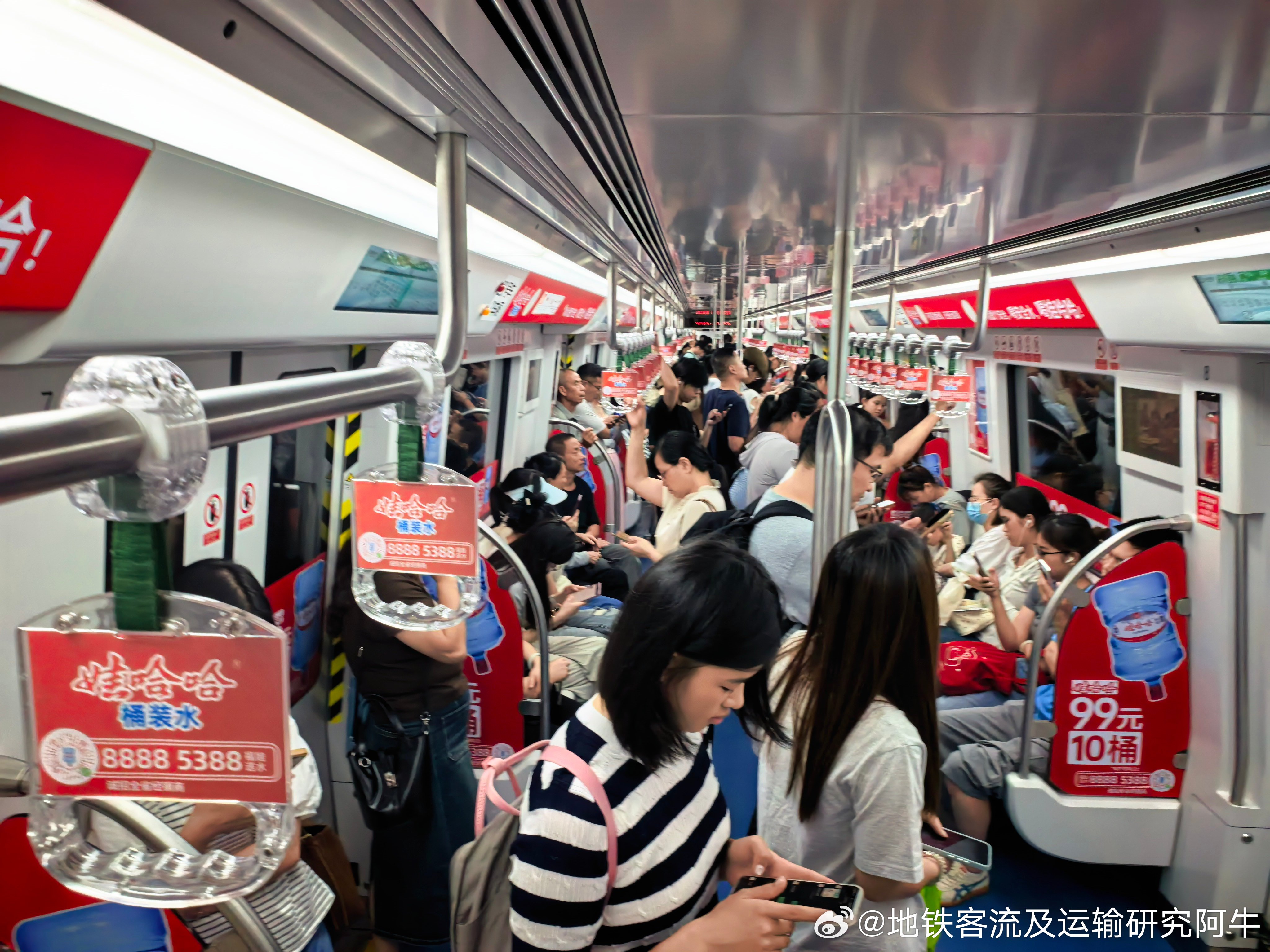 福州地铁投稿，今日（2026-07-15，周三，晴转多云）福州地铁晚高峰情况。1