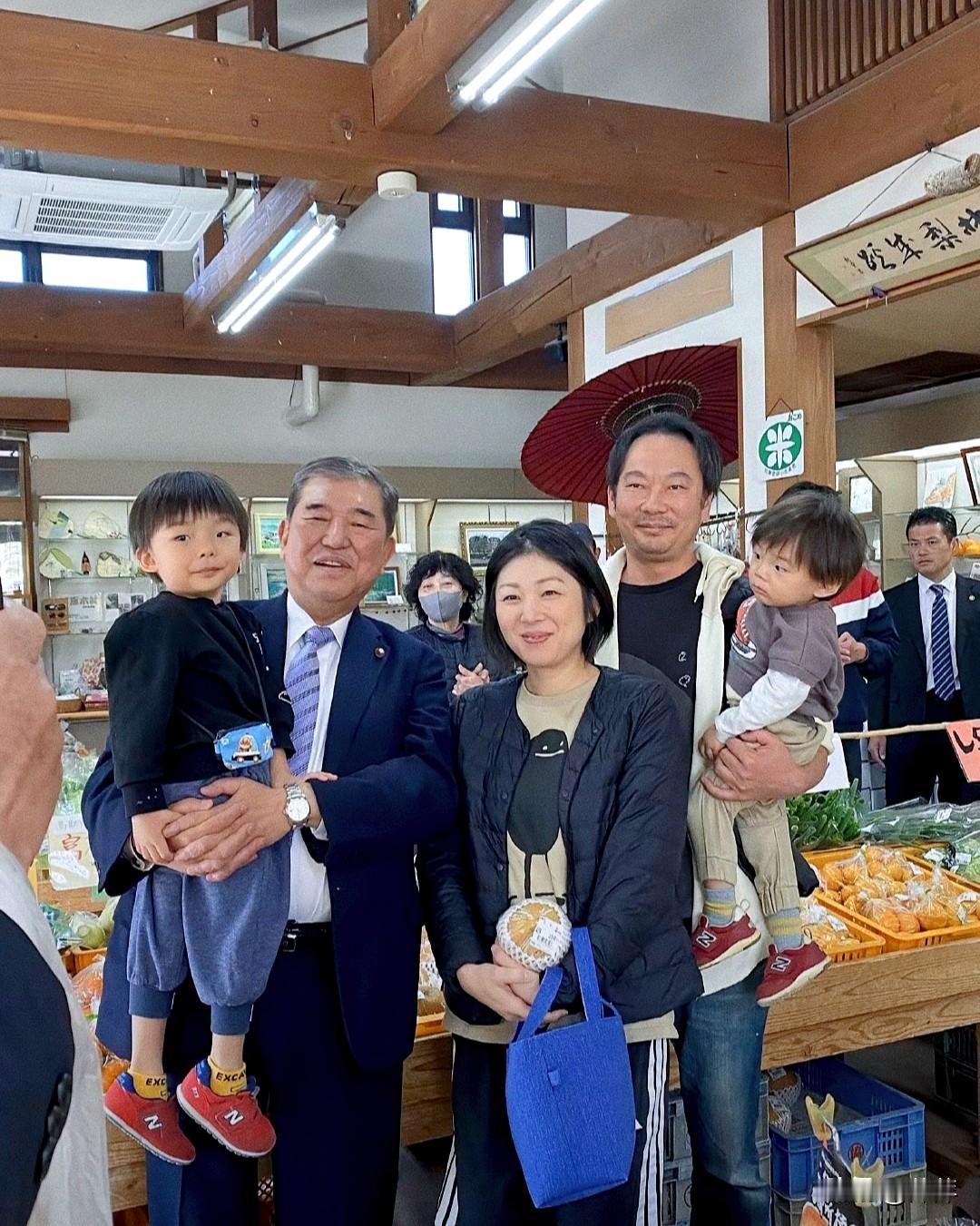 石破茂如今是无官一身轻啊！