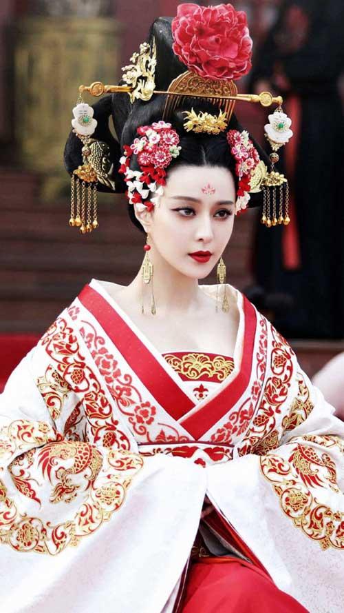 种瓜黄台下，瓜熟子离离。一摘使瓜好，再摘令瓜稀，三摘尚自可，摘绝抱蔓归。这首诗