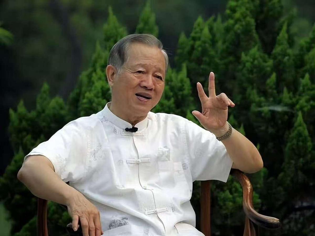 你信啥，孩子就长成啥样。别总说“你怎么这么笨”，你那嘴是开过光的，孩子真信。