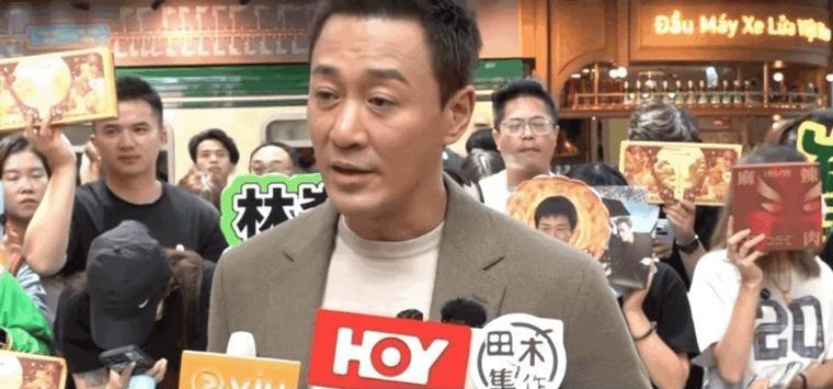 林峯刚回香港，就被记者堵住追问古天乐被追债1.49亿的事。他没躲，直接说：我听