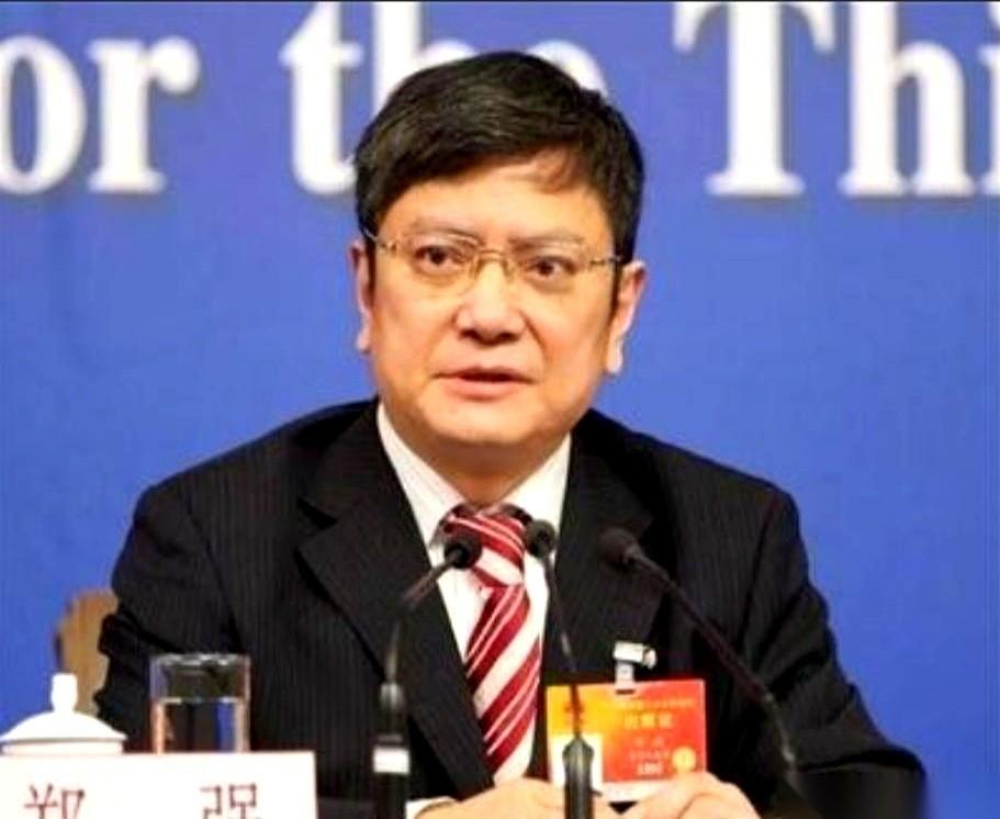 郑强教授那句话，真不是吓唬人——人工智能要是把劳动力废了，社会可能要乱。我听着