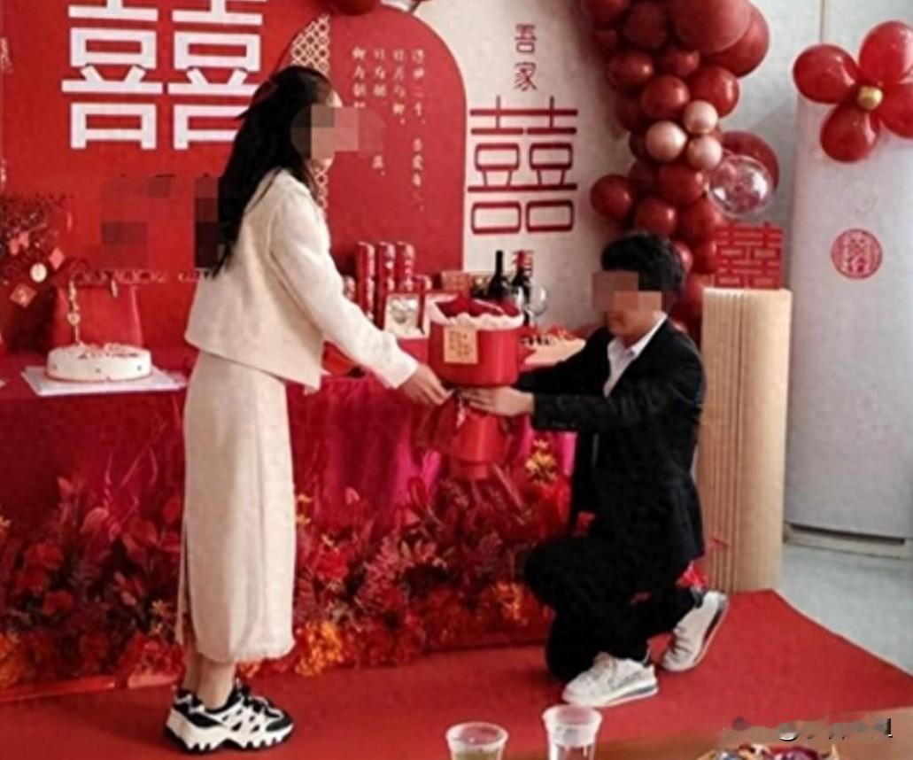 我怀疑过现在有些人订婚是图喜庆，也怀疑过“白嫖”只是个玩笑话。真没想