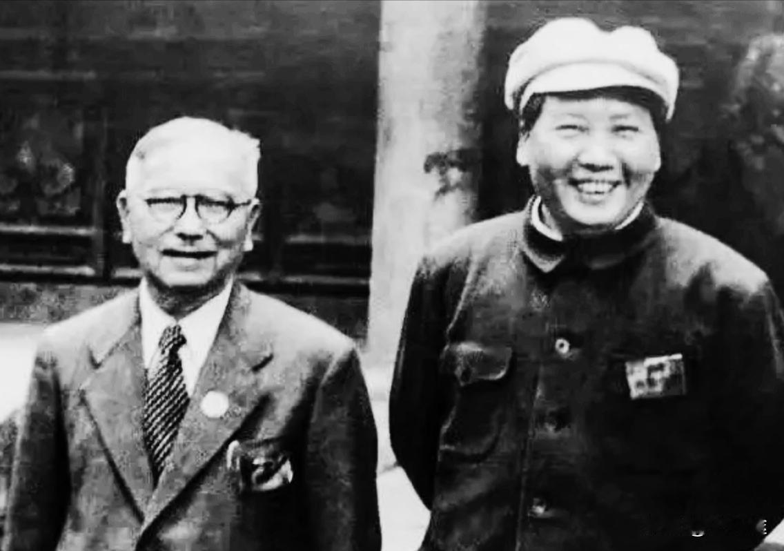 陈嘉庚在延安吃了一顿当时价值一块多钱的饭，回去就觉得请他吃饭的润之先生太苦了，跟