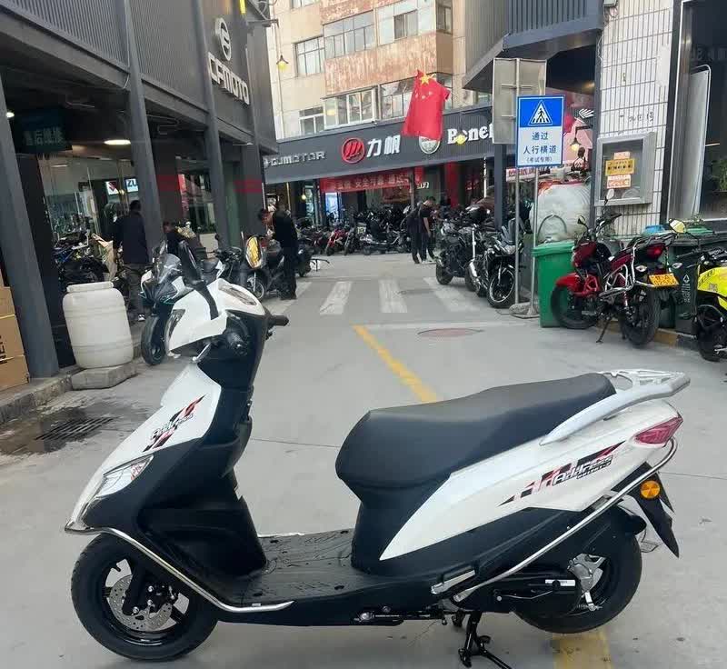 骑士的归宿是踏板，我该怎么选？先介绍一下我的情况：中年人，上班往返40km，