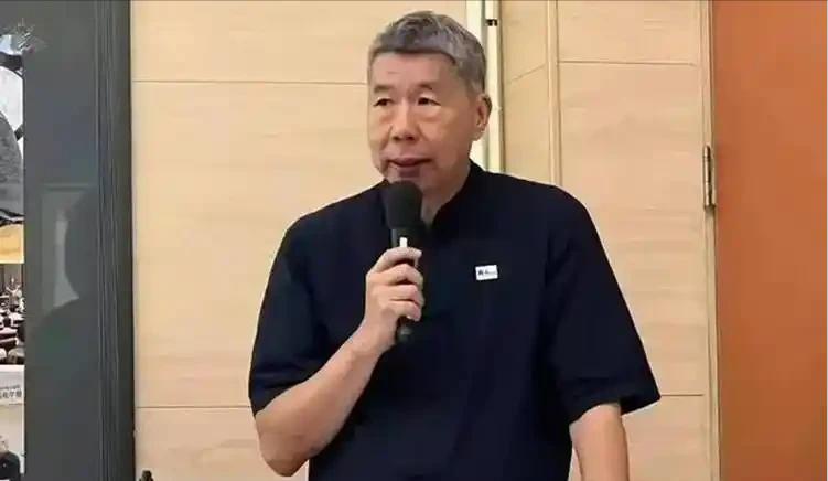 张亚中最后一场演讲，把国民党骂醒了？ 近日，在国民党内部会议上，张亚中一番直