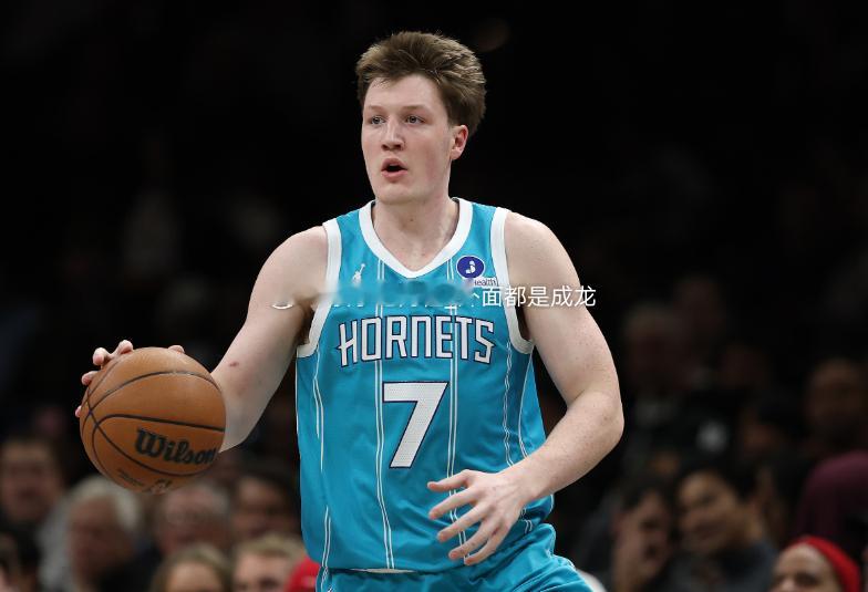 NBA新秀挑战赛，麦迪队以36-41的比分不敌卡特队，无缘决赛。此役，黄蜂神射手