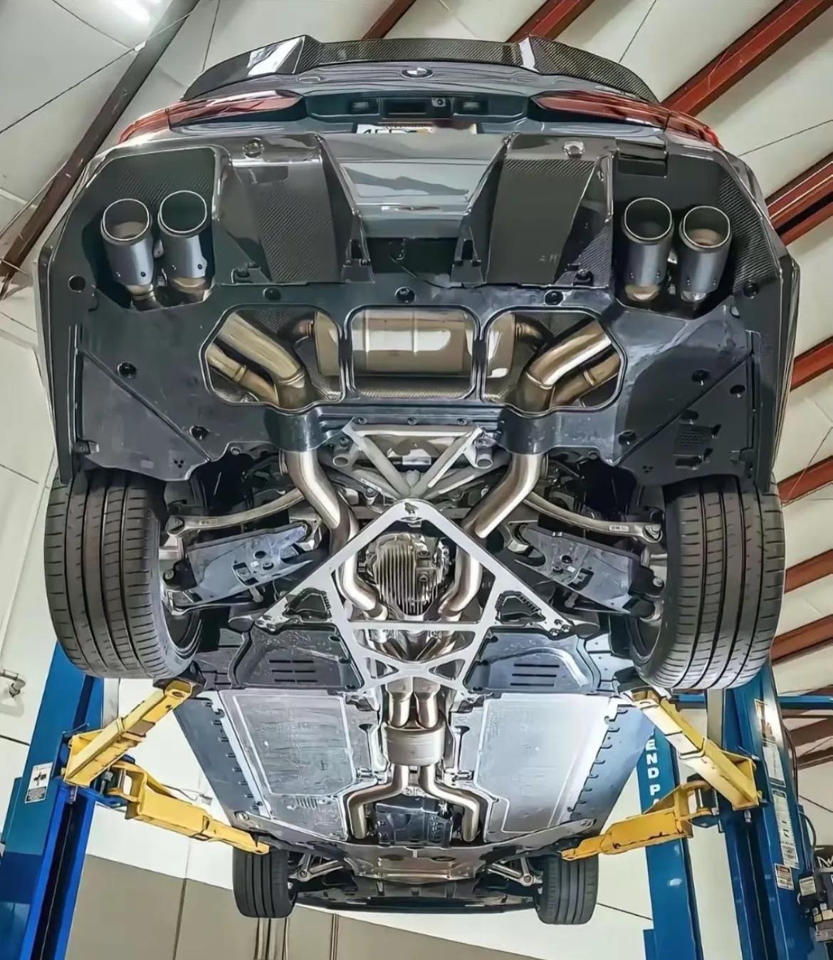 宝马最强底盘堪称艺术品