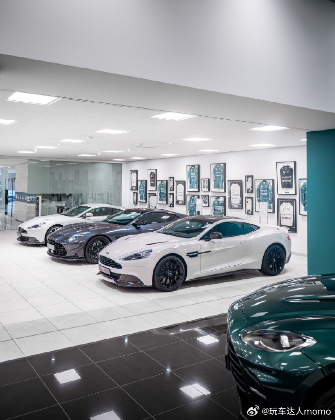 AstonMartinVanquish&Vantage这家马丁店也太有料