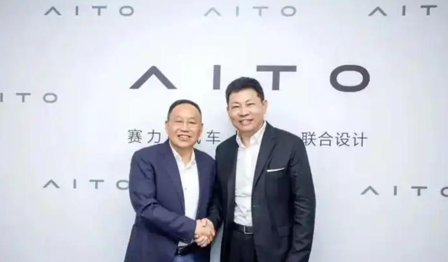 开局即王炸！余承东果然没说谎，本以为问界M8打的是理想L8，没想到直接把友商们给