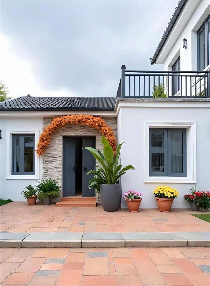 人家小城市房价本来就不高，你说小城市的房价再跌，它能跌到多少？就比如说。像是