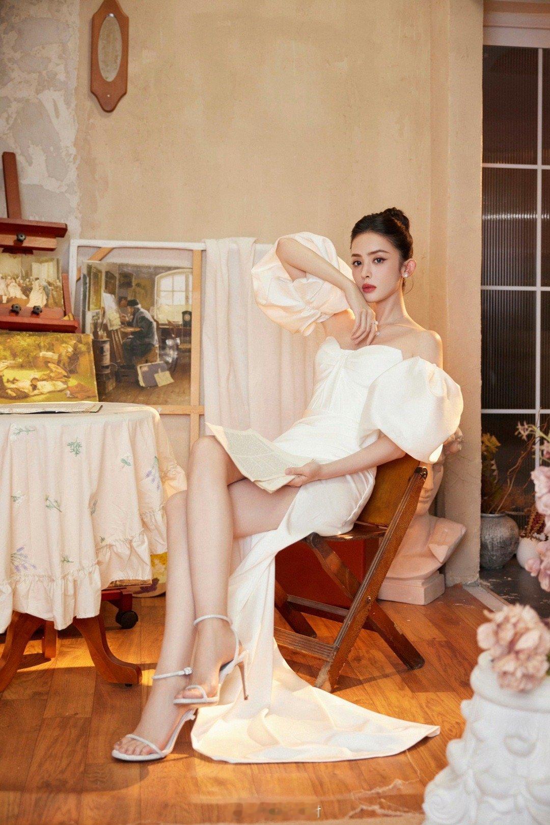 古力娜扎极品一字带玉足