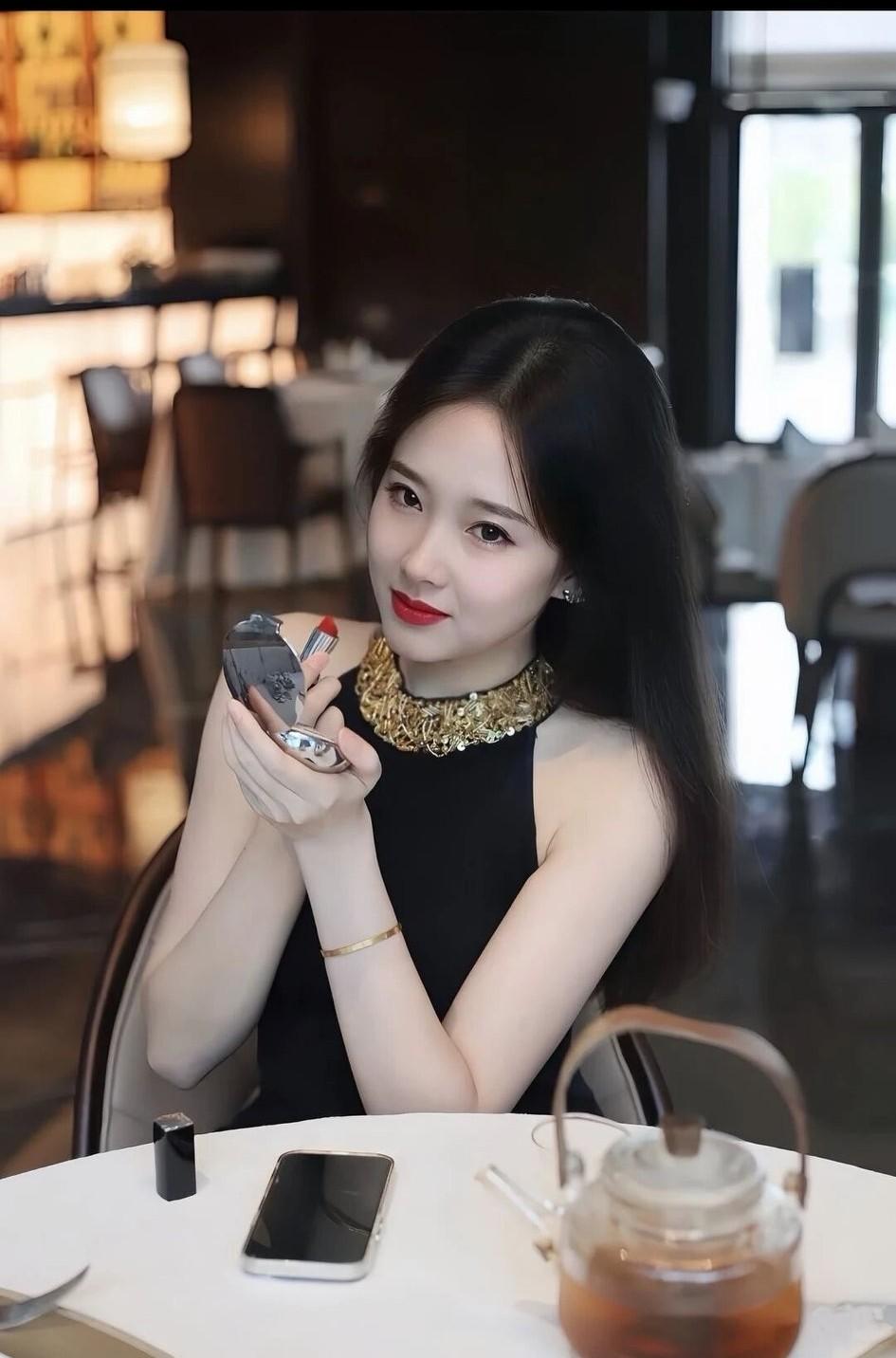 美女的魅力能有多大？超级迷人美女