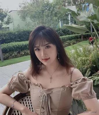 堂姐跟我吐槽，她现在终于知道了什么叫嫁出去的女儿，泼出去的水，你家是你家，娘家是