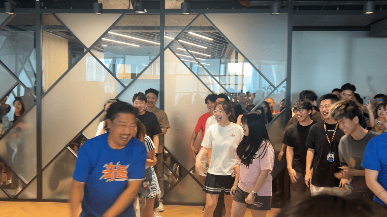 东北人连饭撒都格外瓷实别太搞笑！第一次见这么有意思的扫楼！​​​