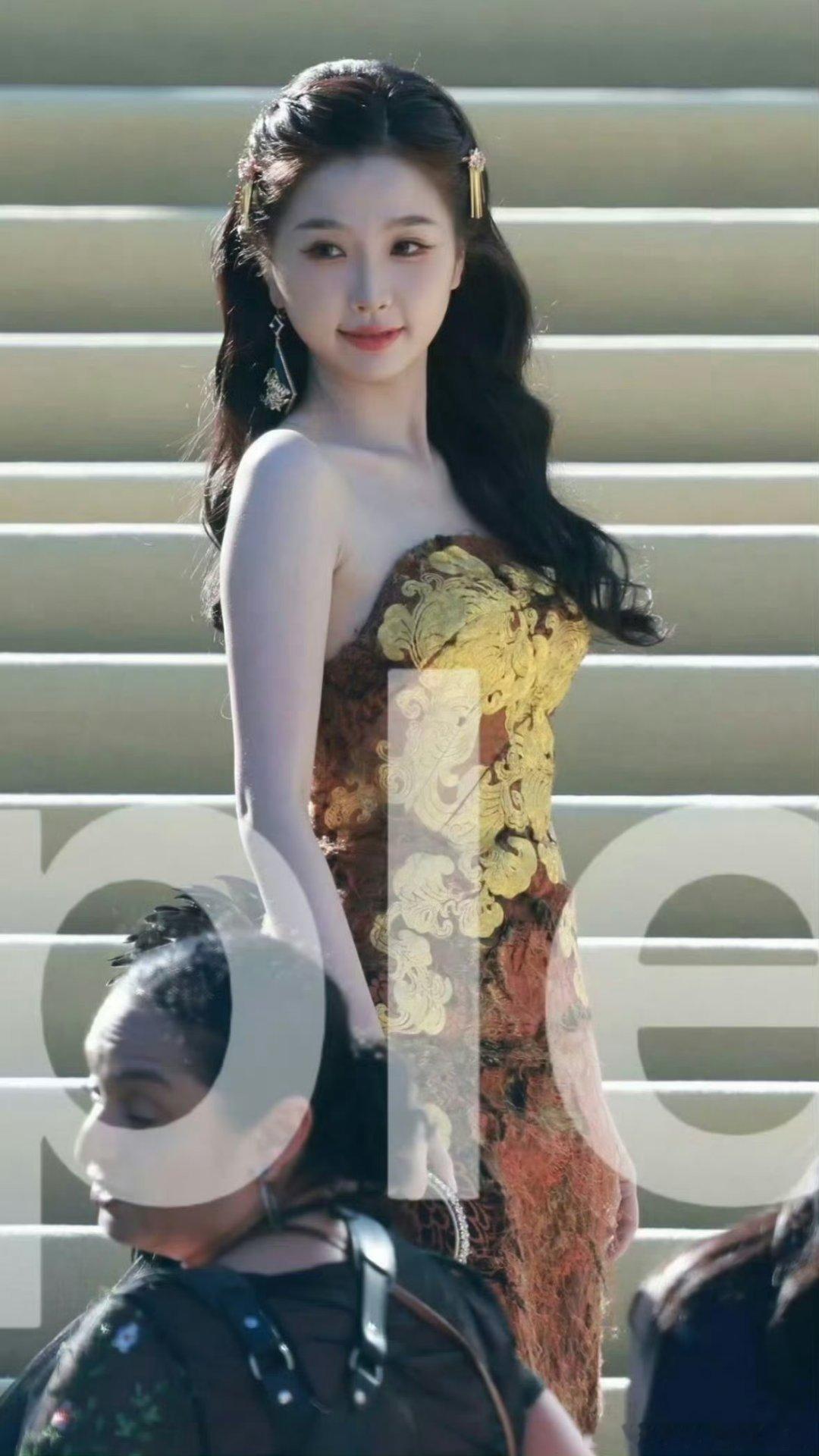 虞书欣GOLDGALA盛典红毯生图