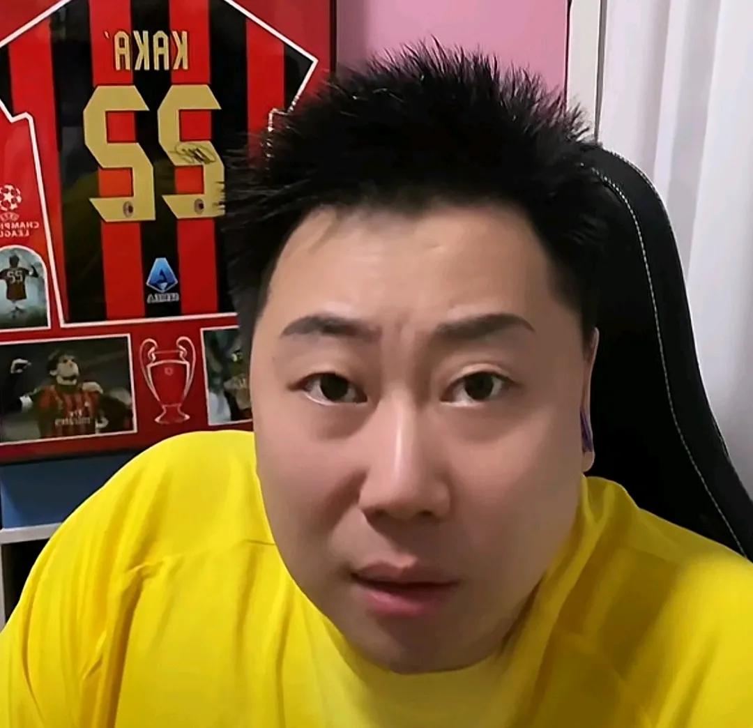 媒体人李宝库透露，成都蓉城放走主力后卫元敏诚，有一个令人无奈的原因！李宝库在直