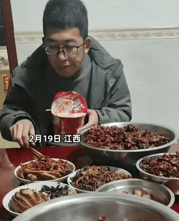 笑死人了，河北老公跟着江西老婆回娘家过年，结果大年初三只能吃泡面。因为他吃不了