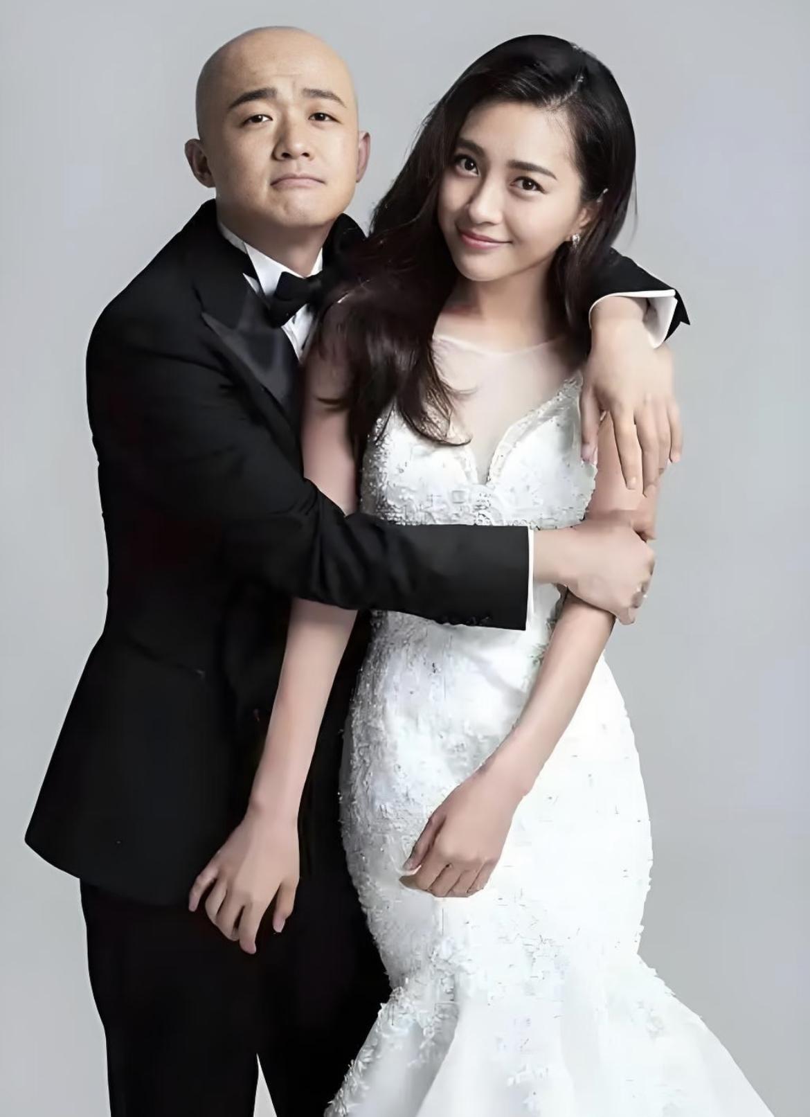 包贝尔这事儿现在越扒越有意思。狗仔放视频说他和红发女子深夜同回酒店，当事人还