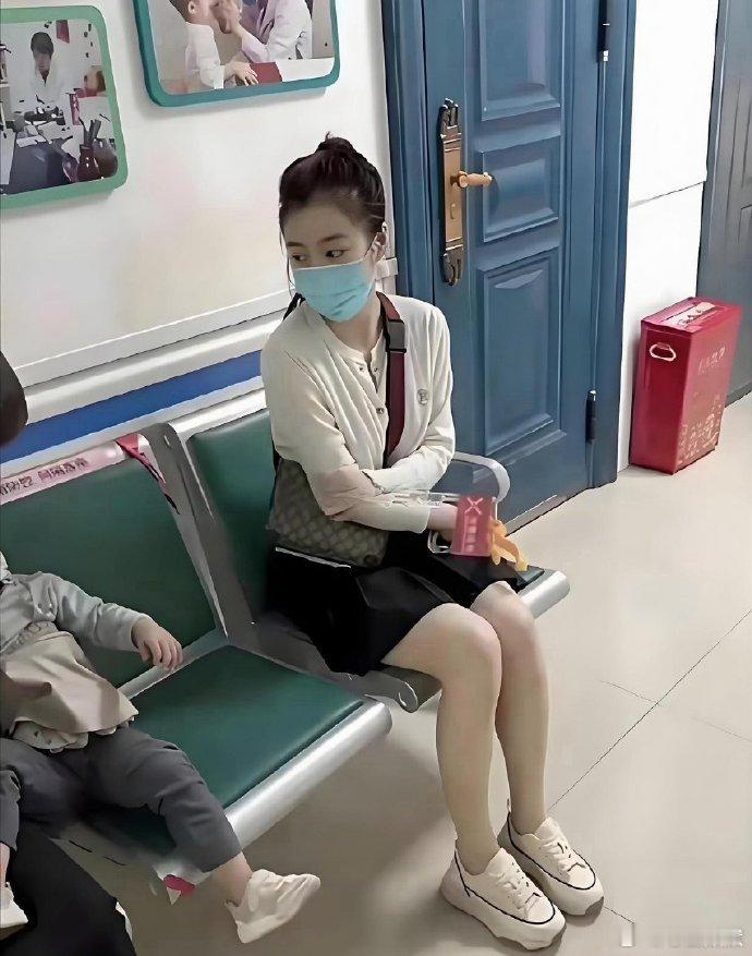 她是怎么套进去的令人费解​​​
