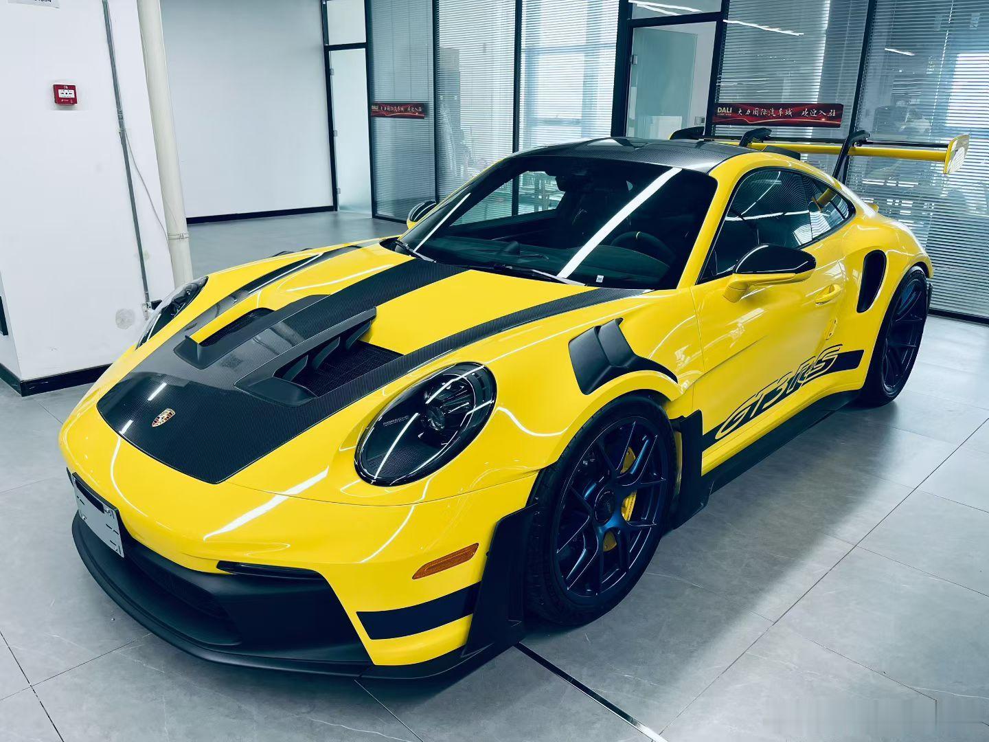 保时捷911GT3RS竞速黄，美规，大满配，25年上牌、4千多公里、带车衣