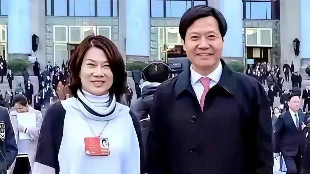 72岁董明珠: 已丧偶单身42年, 大龄儿子44岁至今未婚