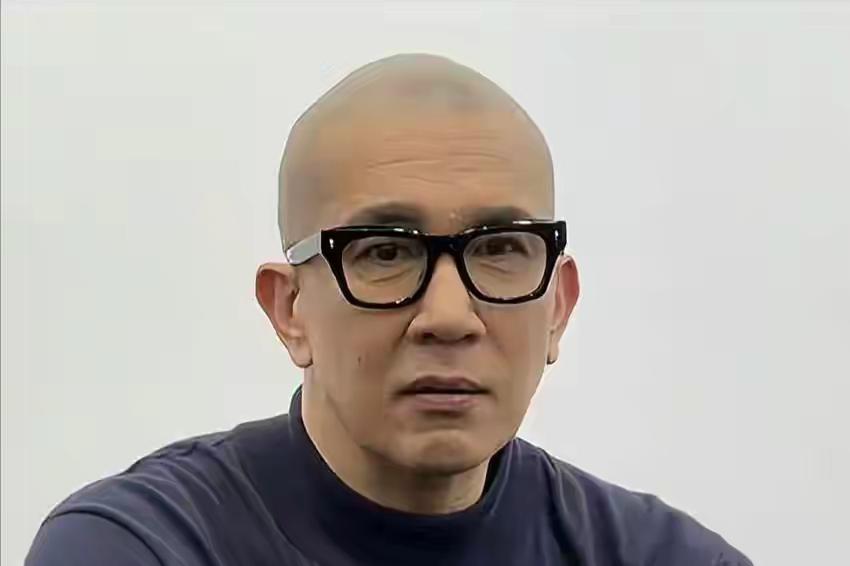 小箖箖多好的孩子啊，越长越帅气了，以前他长得像妈妈大S，如今却愈发有爸爸汪小菲的