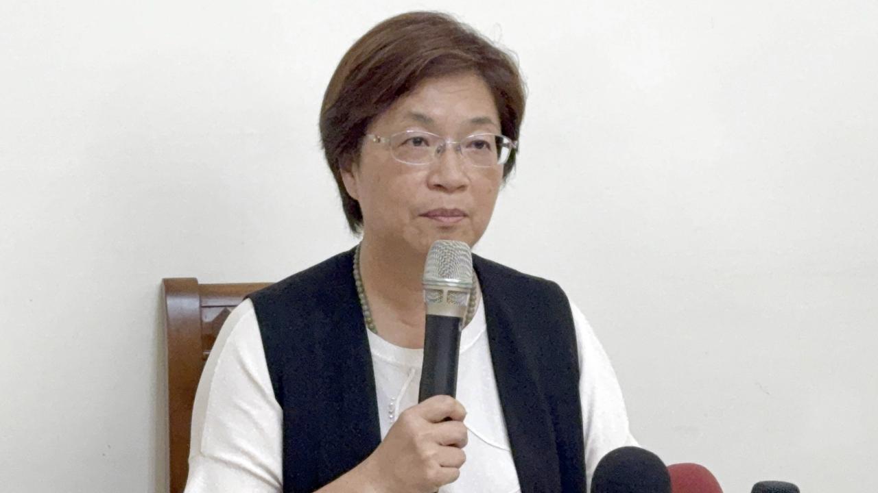对郑丽文而言，这一波接一波的打击可谓接踵而至——昨天是新竹县，今天轮到彰化县。