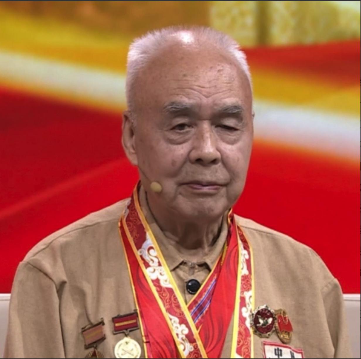 1952年,上甘岭战役中,唐章洪在2个小时内打出200多发炮弹,导致炮管滚烫,随