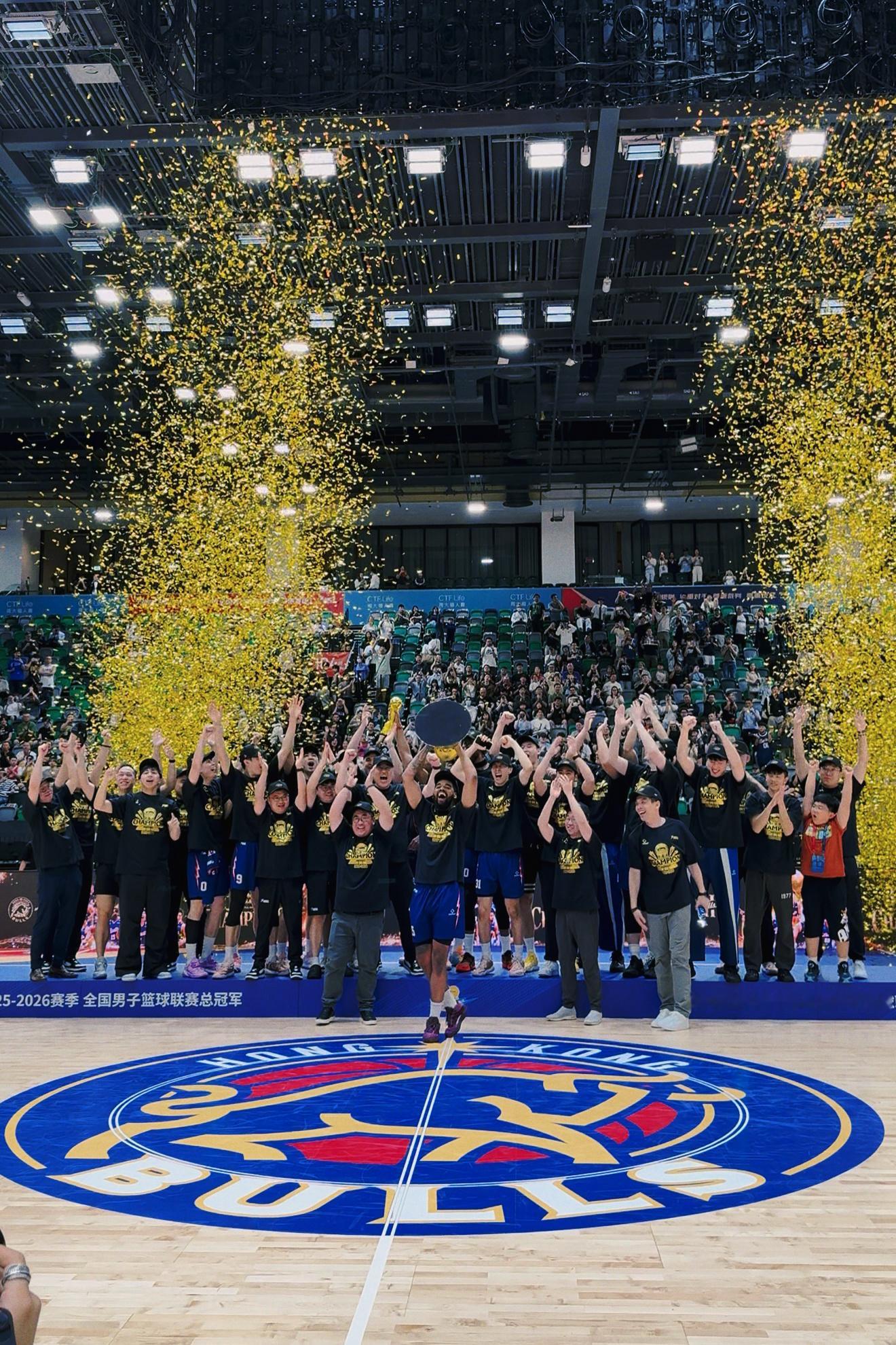 恭喜香港金牛完成nbl联赛三连冠，等待他们升入CBA的那一天。解立彬当选最佳主