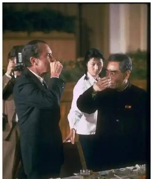 “不要被100万美元吓缩头！”1972年尼克松访华，中国需要租借美国卫星转播，美