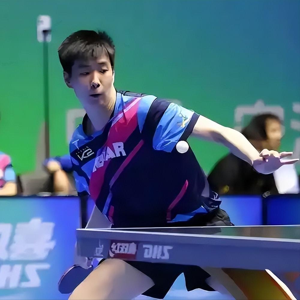 乒乓球小将曹彦灏打贺睿辰的原因曹彦灏与贺睿辰原来一起在江苏队训练，之前两个人没