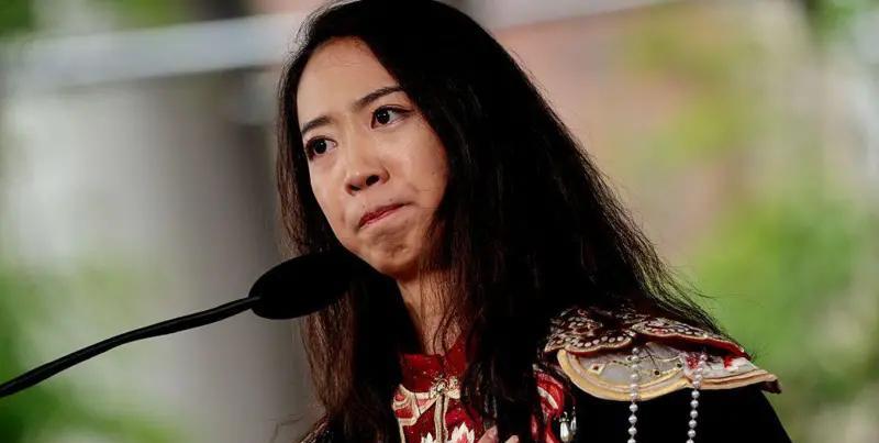 英国广播公司（BBC）今天报道：“一位哈佛大学中国毕业生在毕业演讲中呼吁在分裂的