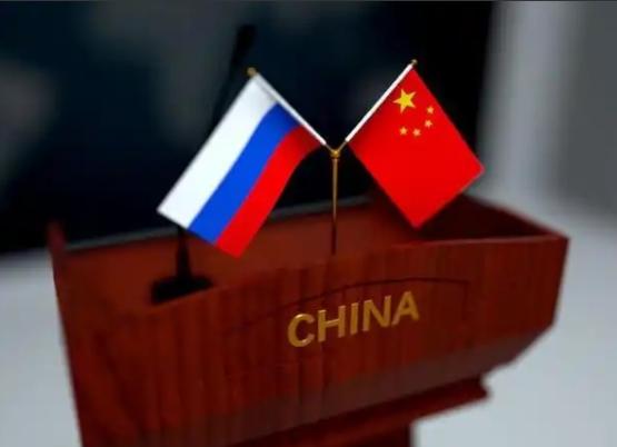 中俄为什么要站在一起？其实有个俄罗斯的精英已经说出了答案。俄罗斯政治家康斯坦丁·