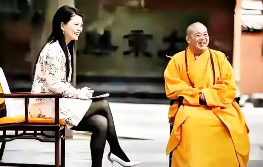 李湘的嘴是开过光了吗？怎么感觉像凤凰卫视的那个女主持人一样，凡是被采访过的人，似