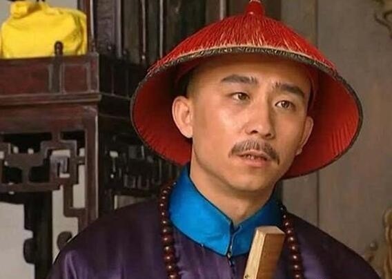 1729年，雍正读了《通鉴论》，不由恼羞成怒，将作者陆生楠抓捕，在阿尔泰山军营前斩首示众。陆生楠并无
