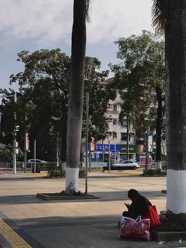 网友说东莞日结不好找，这还真不是捕风捉影，就像空手套白狼没那么容易一样。有个00