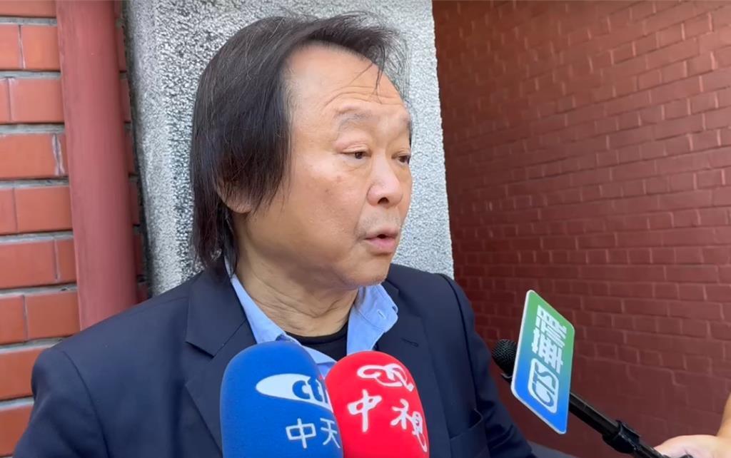 连续两波大罢免失败后，民进党内检讨声浪不断，除了进行内阁改组外，对总召柯建铭的咎
